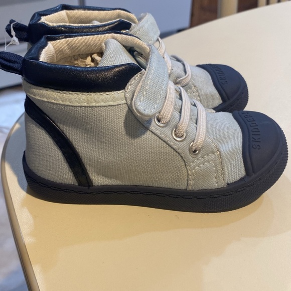 Skidders Other - Toddler Boys Size 6 Sneakers by Skidders - BRAND NEW NEVER WORN kids shoes
